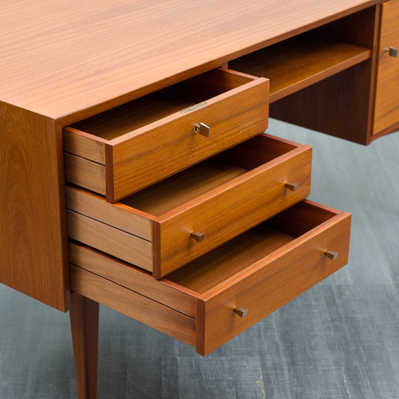 Image 1 of Teakhouten bureau uit de jaren 60, Scandinavisch Design, gerestaureerd