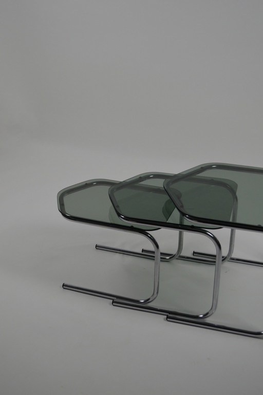 Smoked glass nesting tafels