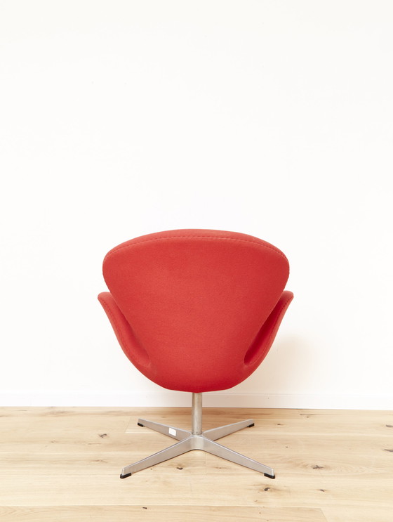 Image 1 of Arne Jacobsen Swan-stoel voor Fritz Hansen