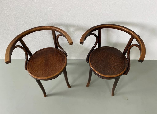 2x Thonet & Cosmos Stoelen model 13