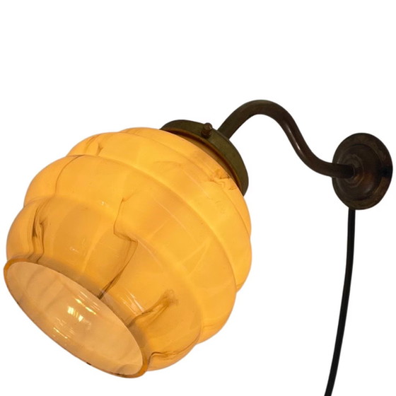 Image 1 of Kunst deco - Nachtlampje / bedzijlamp - Wandlamp met gemarmerd glas op messing voet (verkrijgbaar als set van twee)