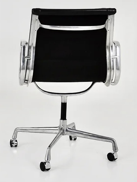 Image 1 of 1 ICF Soft Pad-stoelen van Charles & Ray Eames