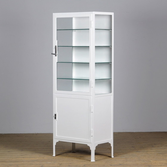 Image 1 of Vintage medische kast