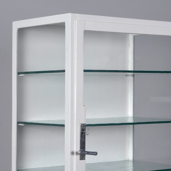 Image 1 of Vintage medische kast