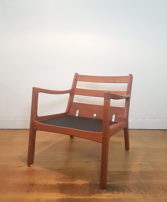 Image 1 of 2 x Ole Wanscher Senator Chairs in teak en bouclé