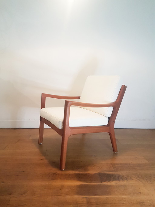 2 x Ole Wanscher Senator Chairs in teak en bouclé