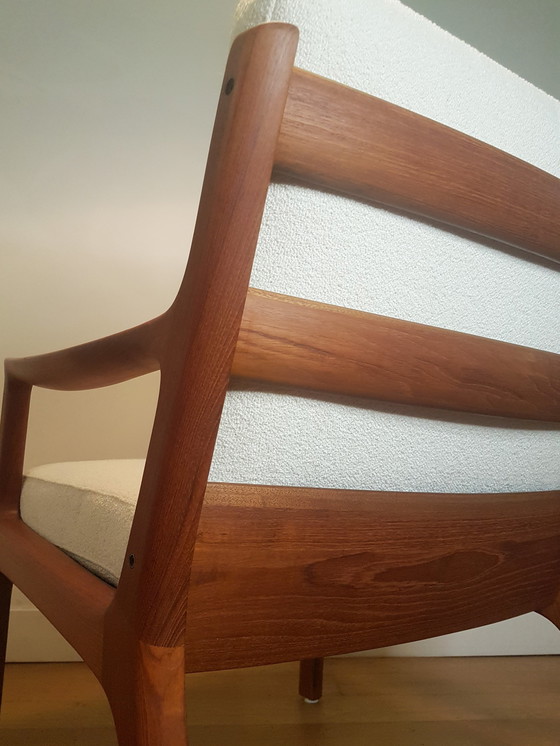 Image 1 of 2 x Ole Wanscher Senator Chairs in teak en bouclé