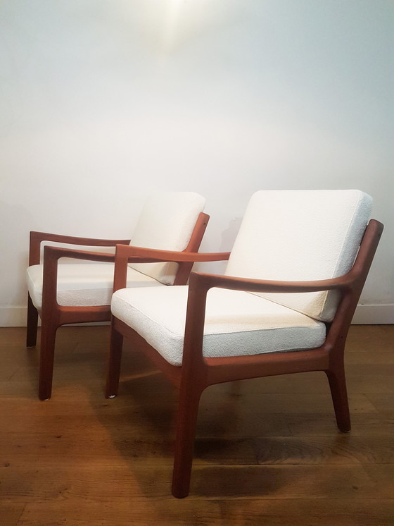 Image 1 of 2 x Ole Wanscher Senator Chairs in teak en bouclé