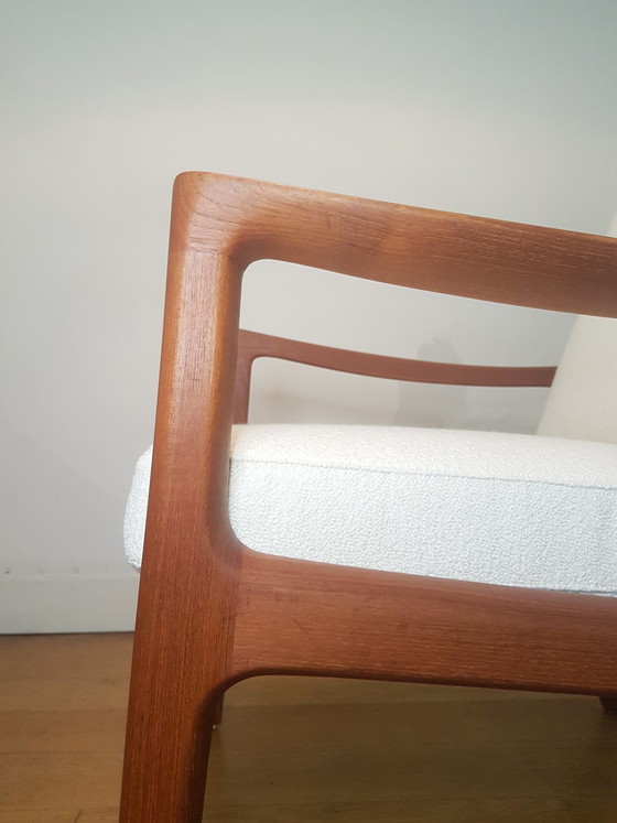 Image 1 of 2 x Ole Wanscher Senator Chairs in teak en bouclé