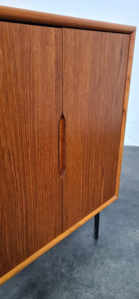 Image 1 of Vintage teak hairpin kastje