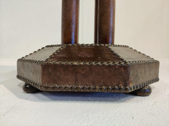 Image 1 of Art deco leren bijzettafel met studs, jaren 30