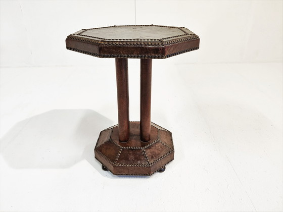 Image 1 of Art deco leren bijzettafel met studs, jaren 30