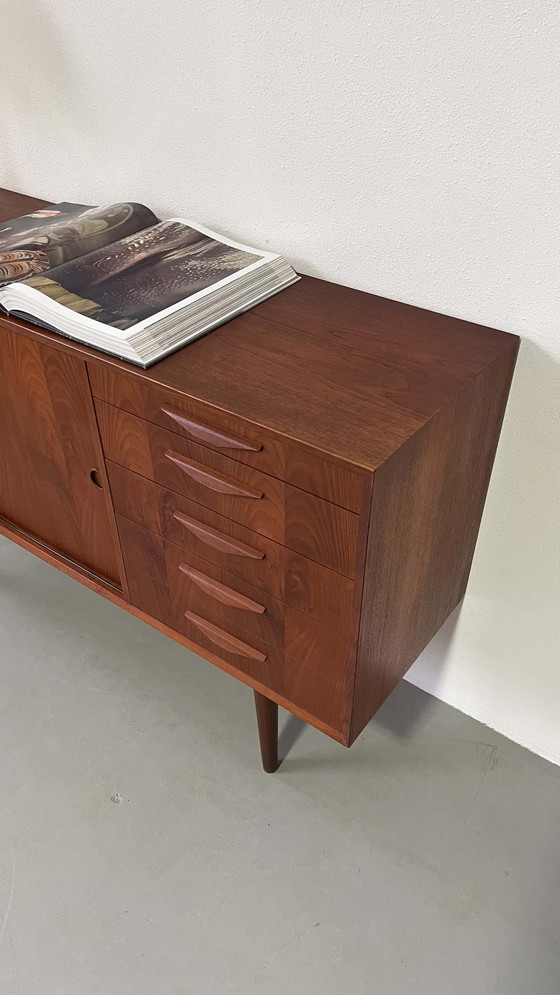 Image 1 of Vintage Deens sideboard in teak 