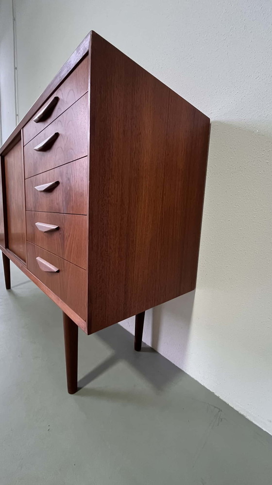 Image 1 of Vintage Deens sideboard in teak 