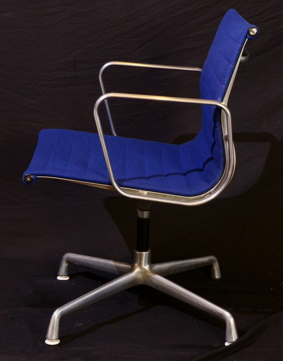 Image 1 of Eames EA 108 bureaustoel