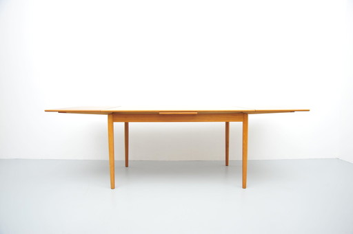 Vintage uitschuifbare eettafel in teakhout