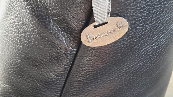 Image 1 of Zwart lederen met armleuningen verstelbare2,5 zitbank en 2 fauteuils