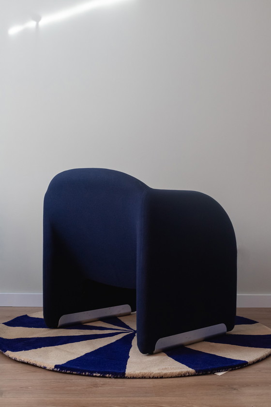 Image 1 of Artifort Ben Chair