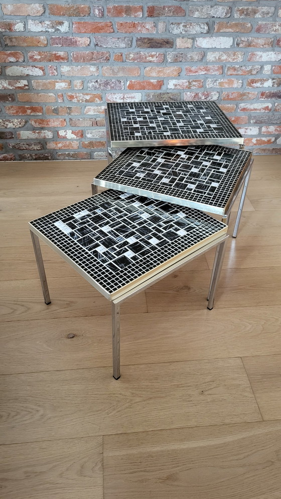 Image 1 of Mooie set van 3 vintage nestingtafels met mozaiek