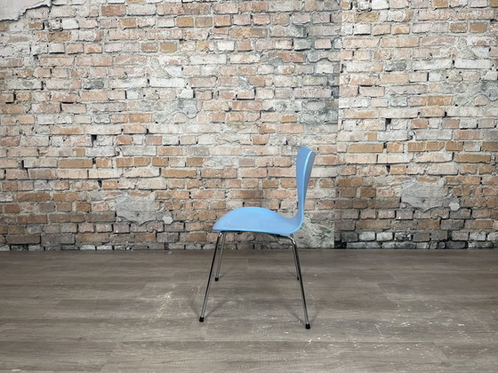 Image 1 of Fritz Hansen Vlinder blauw - stoel