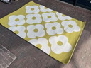 Orla Kiely Spot Flower in & Outdoor Vloerkleed