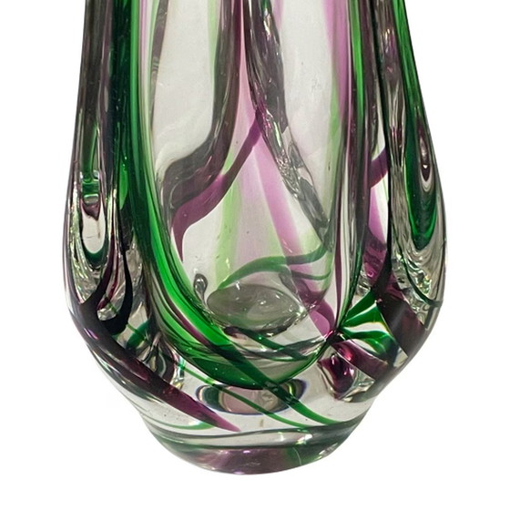 Image 1 of Max Verboeket - Kristalunie Maastricht - Vaas (Groot) met paars en groen - Ongebruikt, vintage -