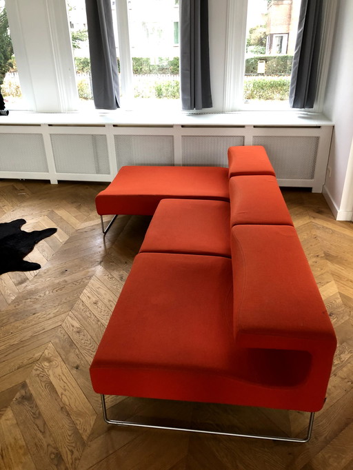 Moroso modulaire lage zitbank van Patricia Urquiola