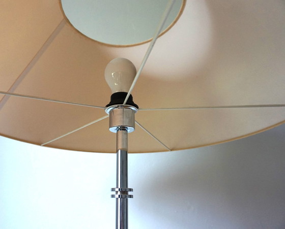 Image 1 of Vloerlamp met lederen coating uit de jaren 70