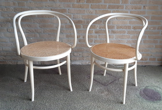 Image 1 of 2x Thonet Vienna 209 stoel