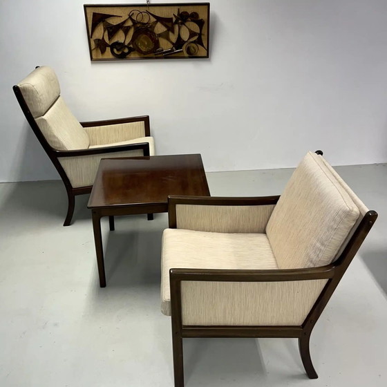 Image 1 of 2x Poul Jeppesen stoelen + 1x salontafel Ole Wanscher