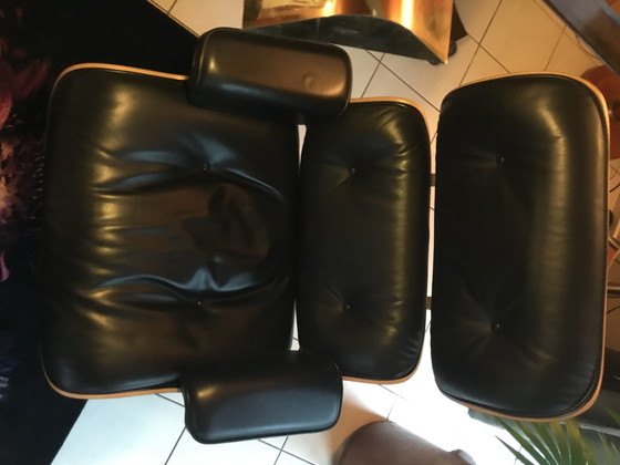 Image 1 of Vitra Eames fauteuil & poef.