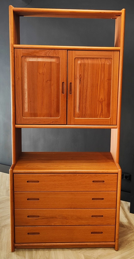 Image 1 of Vintage highboard