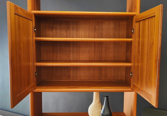 Image 1 of Vintage highboard