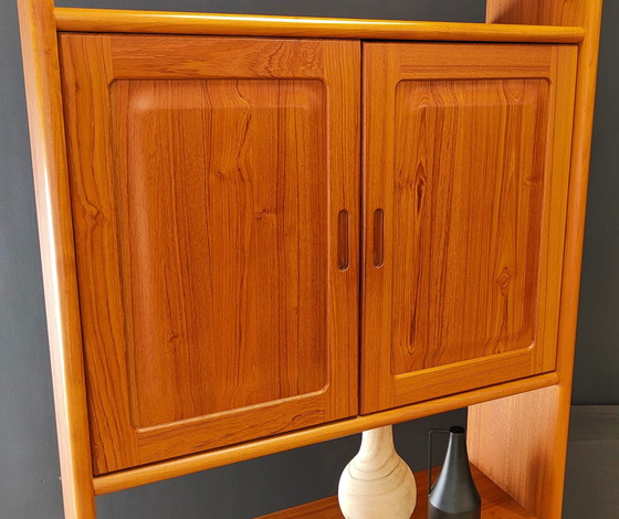 Image 1 of Vintage highboard