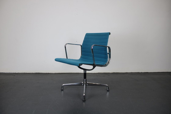 Image 1 of 5x Vitra Eames EA 107 stoel