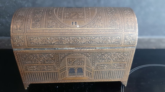 Image 1 of Toledo Damascene Gold Ingelegd Trinket Box 1926