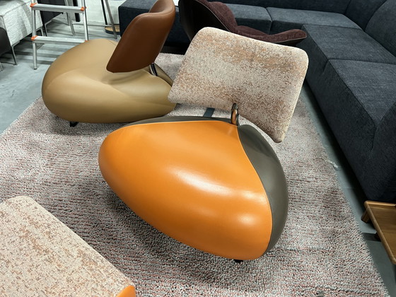 Image 1 of Leolux Pallone Fauteuil met hocker oranje bruin