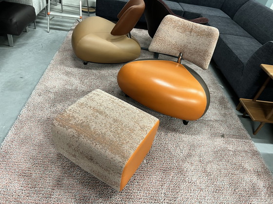 Image 1 of Leolux Pallone Fauteuil met hocker oranje bruin