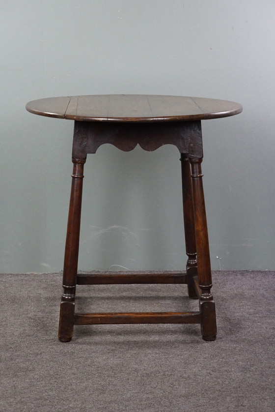 Image 1 of Engelse eikenhouten bijzettafel/ center table