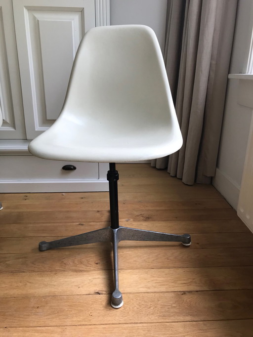 Herman Miller / Eames DSS stoeltje