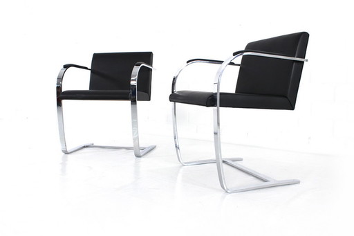 2x Knoll Int. Brno Chair, Cantilever Chair, Mies van der Rohe, verchroomd plat staal, lederen bekleding