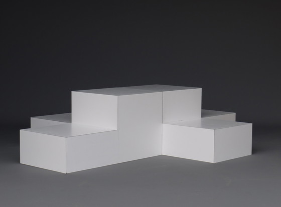 Image 1 of Minimalistische sculpturale salontafel