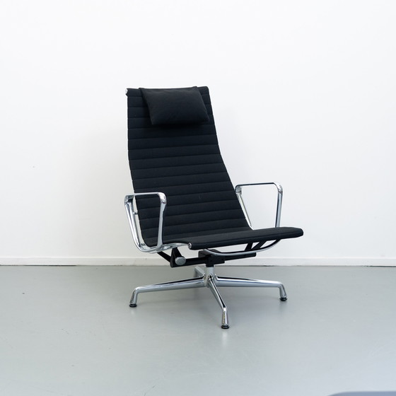 Image 1 of 2x Vitra Eames Ea 124 chair