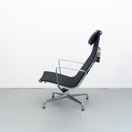 Image 1 of 2x Vitra Eames Ea 124 chair