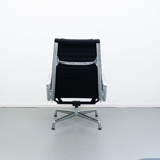 Image 1 of 2x Vitra Eames Ea 124 chair