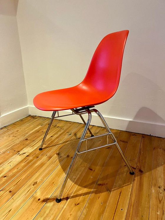 Image 1 of 2x Vitra DSS stoelen