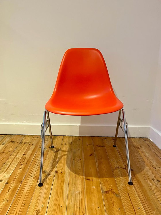 Image 1 of 2x Vitra DSS stoelen