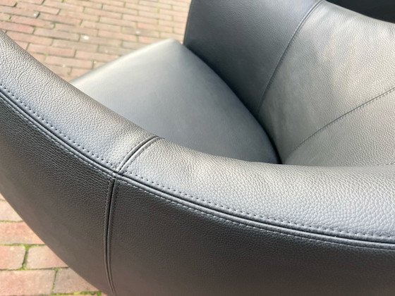 Image 1 of Leolux Sjamaan Fauteuil met poef