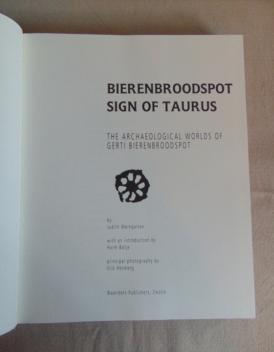 Image 1 of Gerti Bierenbroodspot - Boek Sign of Taurus