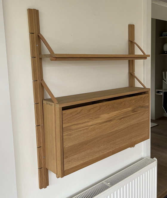 Image 1 of Bolia bureau met wandbevestiging